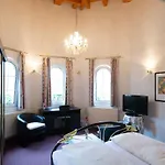 Otel Schlosshof