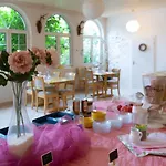Otel Schlosshof 3*