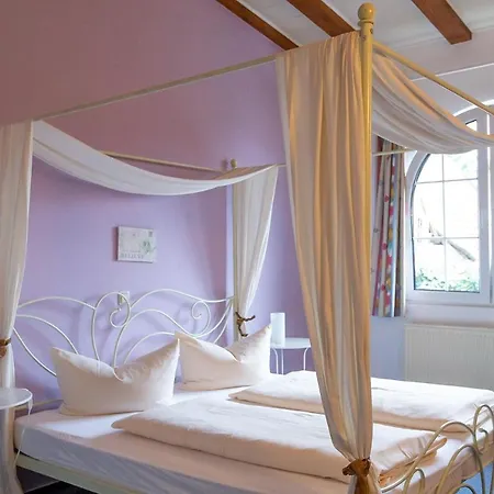 Szálloda Schlosshof 3*