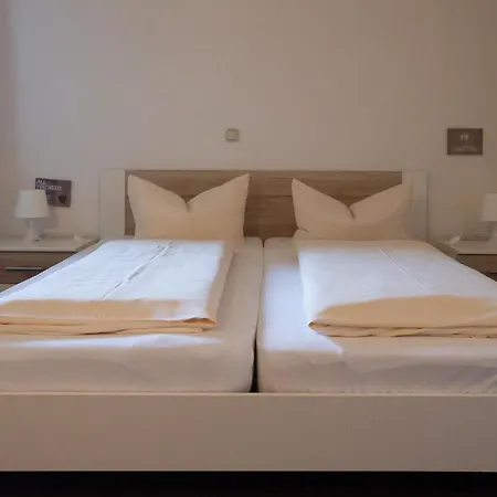 Schlosshof Szálloda Dolgesheim