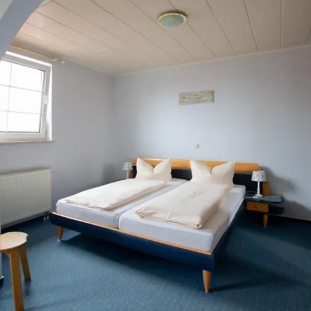 Hotell Schlosshof Dolgesheim
