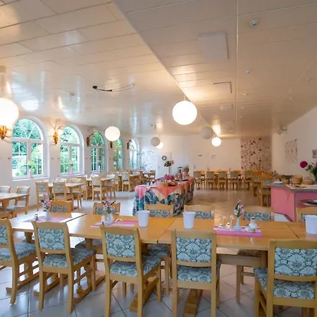 Schlosshof Hotell 3*
