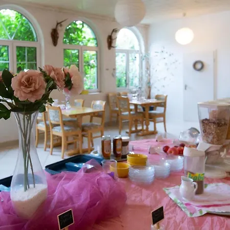 Szálloda Schlosshof 3*