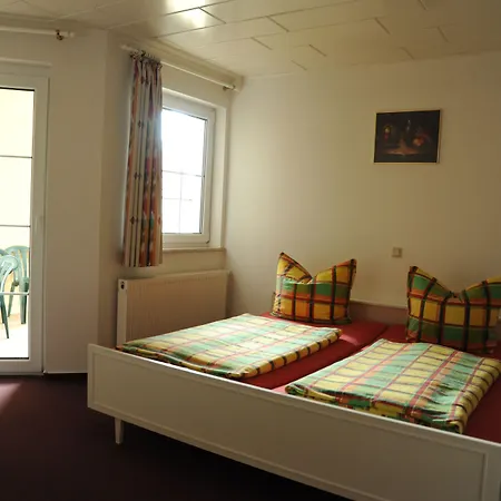 Schlosshof 3* Dolgesheim