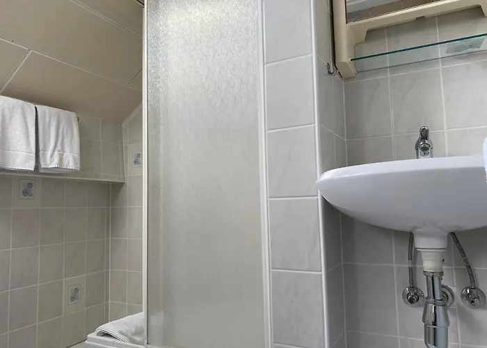 Schlosshof מלון 3*