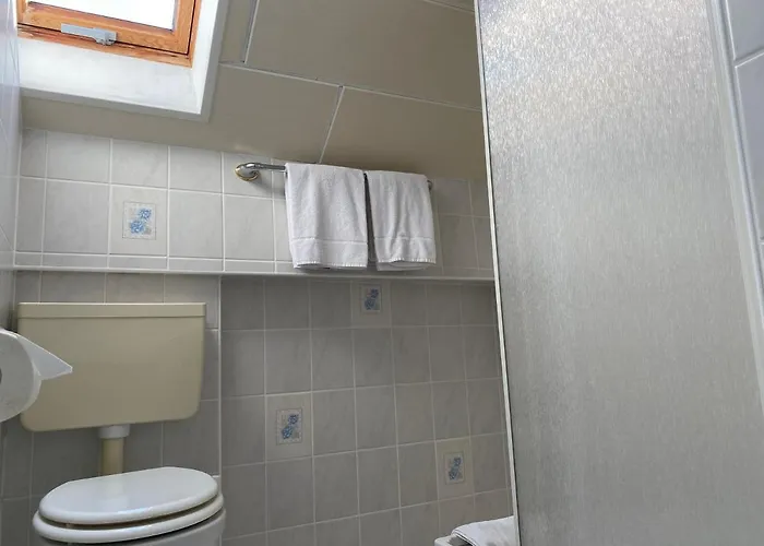 Schlosshof מלון Dolgesheim